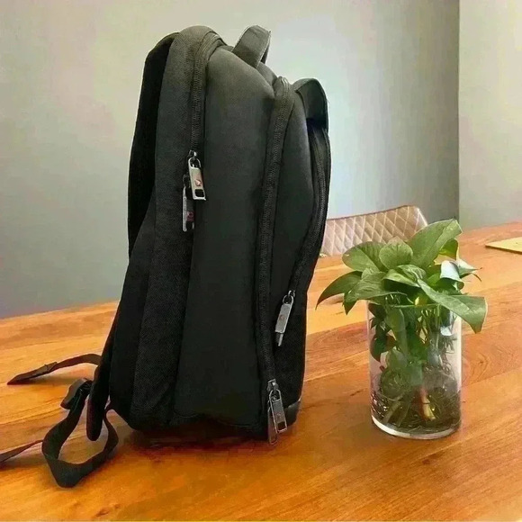 WENGER black backpack.Unisex. Durable. Essential for work, study and  travel. - Picture 2 of 16